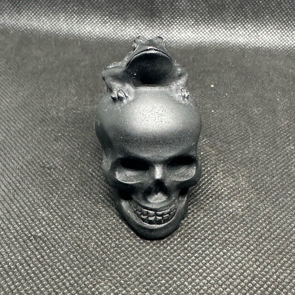 Obsidian Skull & Frog - Picture 5 of 7